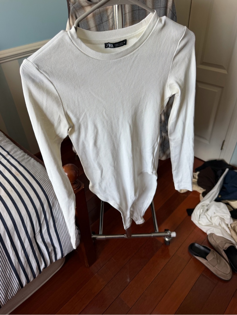 ZARA Cream Ribbed Long-Sleeve Bodysuit